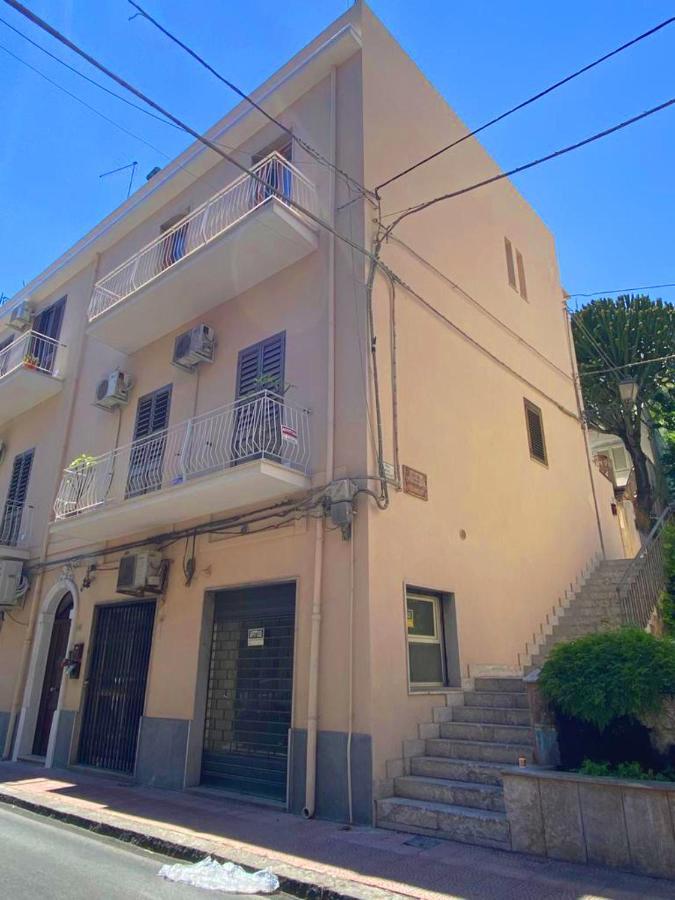 Апартаменты Casa Martina Джардини-Наксос Экстерьер фото